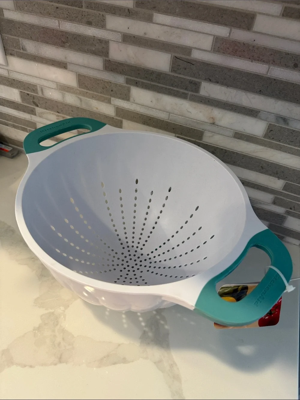Kitchenaid 5 quart colander non slip new aqua white color plastic